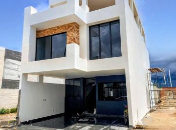Casa en condominio de 4 habitaciones, Jesús María · Venta Exclusiva con Roofgarden Al Norte de La Ciudad.