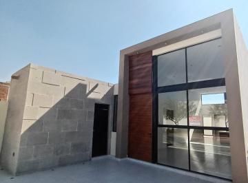 Casa en condominio · 166m² · 3 Recámaras · 2 Estacionamientos · Casa en Venta de Una Planta en El Mayorazgo