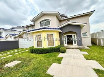Casa de 3 habitaciones, Querétaro · Renta Casa | Querétaro | Juriquilla | 3 Recámaras Estudio Cuarto de Servicio