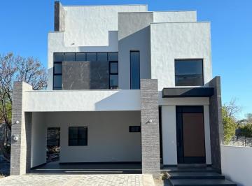 Casa de 3 habitaciones, Monterrey · Casa en Venta, Valle de Cristal