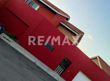 Casa · 3 Recámaras · 2 Estacionamientos · Casa en Venta La Perla Residencial - (4)