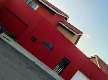 Casa · 3 Recámaras · 2 Estacionamientos · Casa en Venta La Perla Residencial - (4)