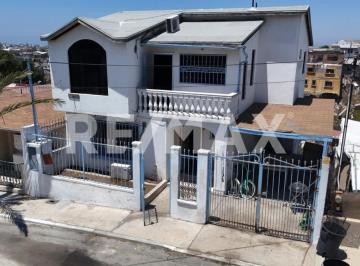 Casa · 200m² · 3 Recámaras · 2 Estacionamientos · Casa en Venta - Colonia Palmeras - (4)