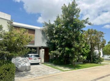 Casa en condominio de 3 habitaciones, Zapopan · Casa en Venta en Alcazar Oriente, Zapopan, Jalisco