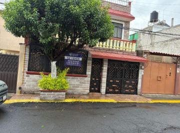Casa de 4 habitaciones, Cuautitlán Izcalli · Casa en Venta en Ensueños, Cuautitlan Izcalli