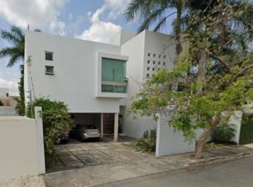 Casa de 5 habitaciones, Mérida · Hermosa Casa en Venta, C. 14, Montebello, Mérida, Yucatán.