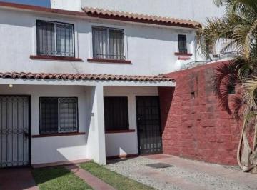 Casa de 2 habitaciones, San Pedro Tlaquepaque · Venta de Casa en Geovillas Los Olivos II en San Pedro Tlaquepaque Jalisco. Recuperacion Bancaria