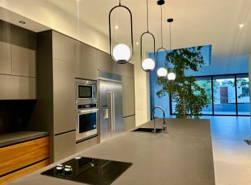Casa de 4 habitaciones, Zapopan · Alcázar Poniente. Majestuosa Residencia Construida en 4 Niveles con Elevador y Vistas Panorámicas!