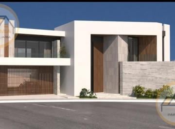 Casa · 500m² · 4 Recámaras · 3 Estacionamientos · Casa en Venta en Frac. Lomas del Mar