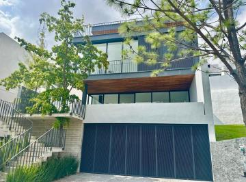 Casa en condominio de 4 habitaciones, Zapopan · Hermosa Residencia Nueva en El Alcazar, Zapopan, Jal. 4 Niveles con Elevador!