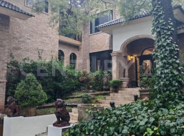 Casa · 726m² · 3 Recámaras · 5 Estacionamientos · Casa en Venta Bosques de San Angel Sector Palmillas