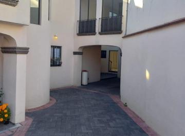 Casa · 190m² · 3 Recámaras · 3 Estacionamientos · Casa en Venta Ramon Corona, Col Cipres Centro Toluca