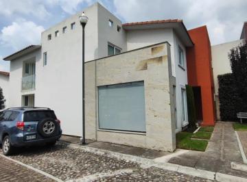 Casa en condominio · 239m² · 5 Recámaras · 2 Estacionamientos · Casa en Condominio en Frac. Villas del Campo, Calimaya