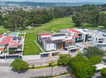 Casa de 6 habitaciones, El Salto · Casa en Venta en Club de Golf Atlas
