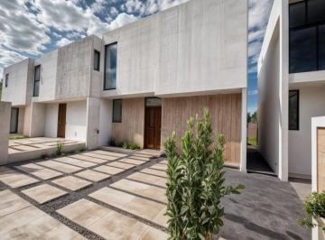 Casa de 3 habitaciones, El Marqués · Casa en Venta en Zona El Mirador, 3 Recámaras, 2.5 Baños, T.165 m², Lujo