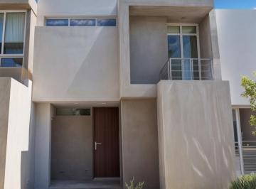 Casa de 3 habitaciones, El Marqués · Casa en Venta Entre El Refugio y Zibatá, Roof Garden, 3 Recámaras, Family Room