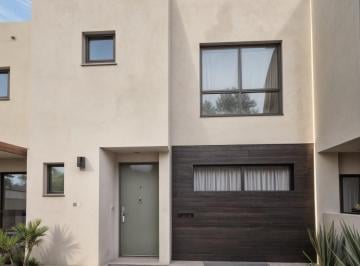 Casa de 3 habitaciones, El Marqués · Casa en Venta Entre El Refugio y Zibatá, 3 Recámaras, 2.5 Baños, Alberca