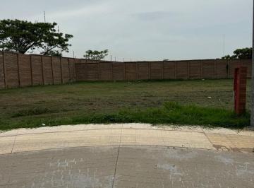 Terreno / Lote · 372m² · Terreno en Venta en Haciendas Residencial & Club Deportivo
