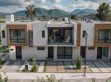 Casa de 3 habitaciones, Corregidora · Casa en Venta en El Condado, 3 Recámaras, 2.5 Baños, 2 Autos, Estudio, Alberca