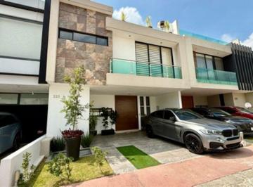 Casa en condominio · 290m² · 4 Recámaras · 3 Estacionamientos · Casa en Venta en Condominio Soare 2