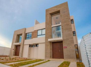 Casa · 229m² · 3 Recámaras · 2 Estacionamientos · Casa en Venta en Atia, Juriquilla, Querétaro