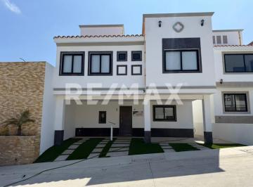 Casa · 168m² · 3 Recámaras · 2 Estacionamientos · Casa en Preventa en Residencial Riviera, Playas de Rosarito