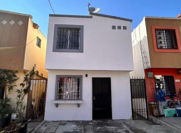 Casa · 90m² · 3 Recámaras · 2 Estacionamientos · Casa en Venta en Santa Fe, Tijuana