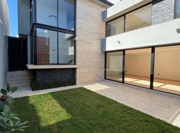 Casa · 417m² · 4 Recámaras · 2 Estacionamientos · Casa en Venta en Pedregal 1