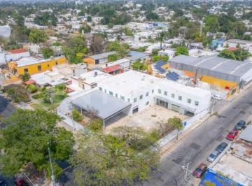 Local comercial · 845m² · 20 Estacionamientos · Renta Terreno con Local Comercial Av Itzaes