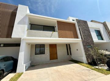 Casa de 3 habitaciones, Zapopan · Casa en Venta, Capital Norte Coto Pontevedra