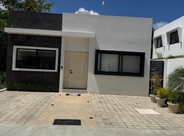 Casa · 110m² · 2 Recámaras · 2 Estacionamientos · Casa en Venta, 2 Recamaras, 1 Nivel, Piscina, Residencial Rio By Cumbres, Cancún