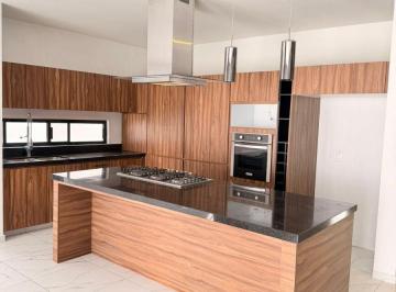 Casa de 4 habitaciones, Zapopan · Venta Casa en Bosques Vallarta Coto Magnolia