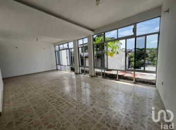 Casa · 333m² · 5 Recámaras · 2 Estacionamientos · Casa en Renta Para Área Comercial en El Centro de San Andrés Tuxtla, Veracruz