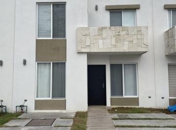 Casa · 156m² · 3 Recámaras · 2 Estacionamientos · Casa en Abada con Habitacion en Planta Baja