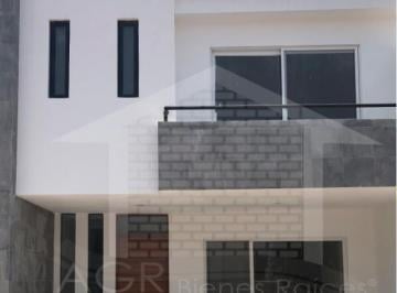 Casa · 114m² · 4 Recámaras · 2 Estacionamientos · Casa con 4ta Rec y Baño Completo en P Baja Roof Top en Pedregal de Schoenstatt