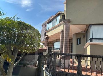Casa · 236m² · 3 Recámaras · 3 Estacionamientos · Casa Colonial en Esquina con Tres Recámaras y Amplio Salón Para Eventos
