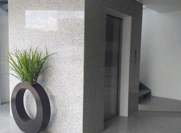 Oficina · 275m² · 2 Estacionamientos · Oficina en Renta