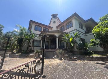 Quinta de 7 habitaciones, Monterrey · Propiedad en Venta con Dos Casas en El Barro.