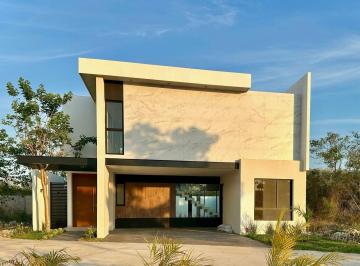 Casa de 3 habitaciones, Mérida · Estrena Casa de 3 Recámaras + Estudio, Dentro de Privada con Amenidades.