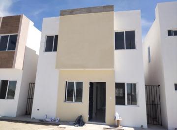 Casa · 78m² · 3 Recámaras · 2 Estacionamientos · Casa en Venta en Circuito Cerrado Sobre Av Principal