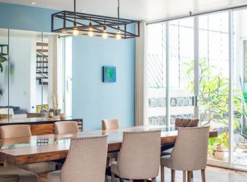 Casa · 450m² · 3 Recámaras · 5 Estacionamientos · Residencia con Alberca y Terraza en Venta, Zona Norte de La Cd. de Oaxaca