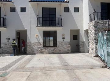 Casa en condominio de 3 habitaciones, León · Casa en Renta en León Guanajuto, Sobre Bulevard Circuito Siglo Xix_ Sacromonte Residencial Al Sur