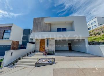 Casa · 313m² · 3 Recámaras · 4 Estacionamientos · Casa en Venta en Bosques del Valle IV en Chihuahua, Chih.
