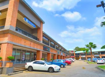 Local comercial · 70m² · 3 Estacionamientos · Local en Renta en Plaza Comercial Ubicada en Tabasco 2000