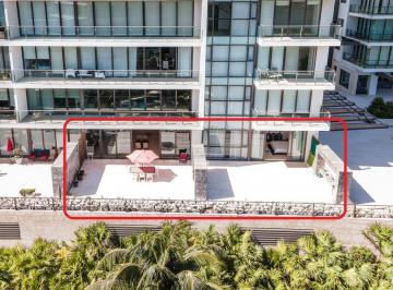 Departamento · 160m² · 2 Recámaras · 2 Estacionamientos · Departamento Garden House en Venta en Be Towers, Puerto Cancún