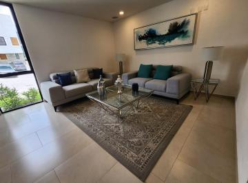 Casa · 180m² · 3 Recámaras · 2 Estacionamientos · Casa en Venta, en Queretaro