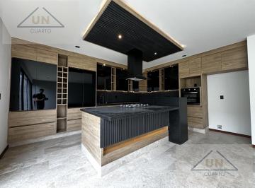 Casa · 256m² · 4 Recámaras · 3 Estacionamientos · En San Angel V con Rec. en Planta Baja