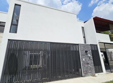 Casa · 185m² · 3 Recámaras · Casa en Nueva con Acabados de Lujo Muy Cerca de Periferico