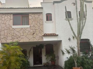 Casa en condominio de 3 habitaciones, Zapopan · Hermosa Casa en Venta en Coto Ciudad Granja