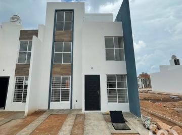 Casa · 82m² · 3 Recámaras · 2 Estacionamientos · Casa en Venta en Paseo Niran, Periférico Norte, Slp